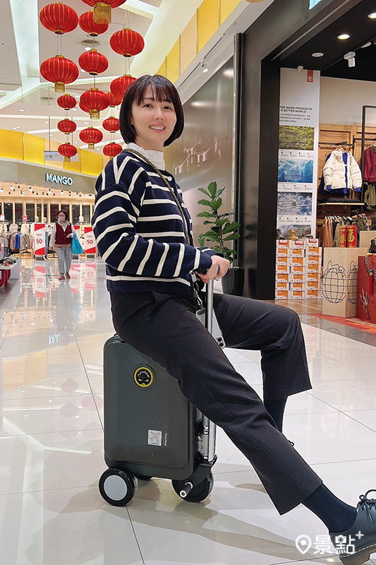 Global Mall屏東市初一推福袋，加碼抽「Airwheel SE3S 智能騎行行李箱」(價值20,900)。