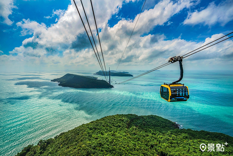 富國島最知名的莫過於乘坐驚險刺激的纜車。