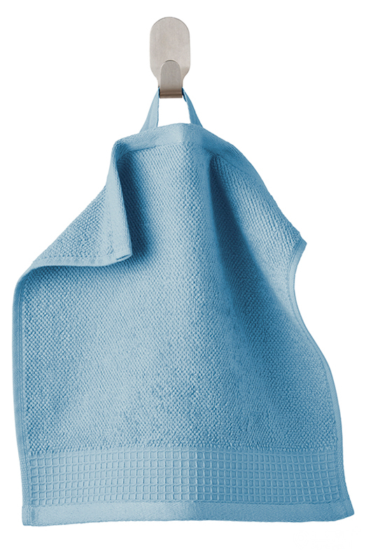 藍色VINARN毛巾，原價$49，特價$19。