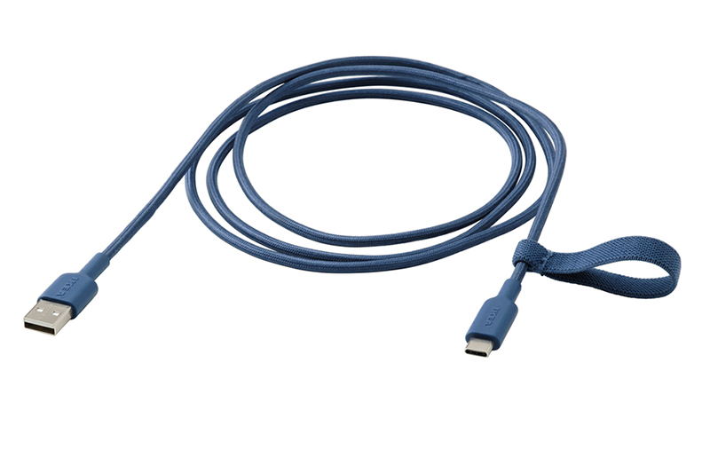 藍色 LILLHULT Usb-a轉usb-c, 充電線/傳輸線，原價$149，特價$69。