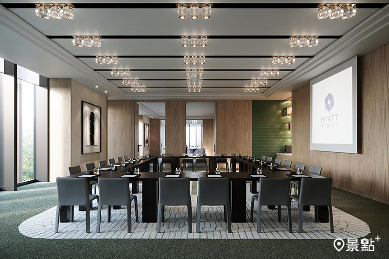 多功能會議室擁有豐富採光，共有3間會議室。