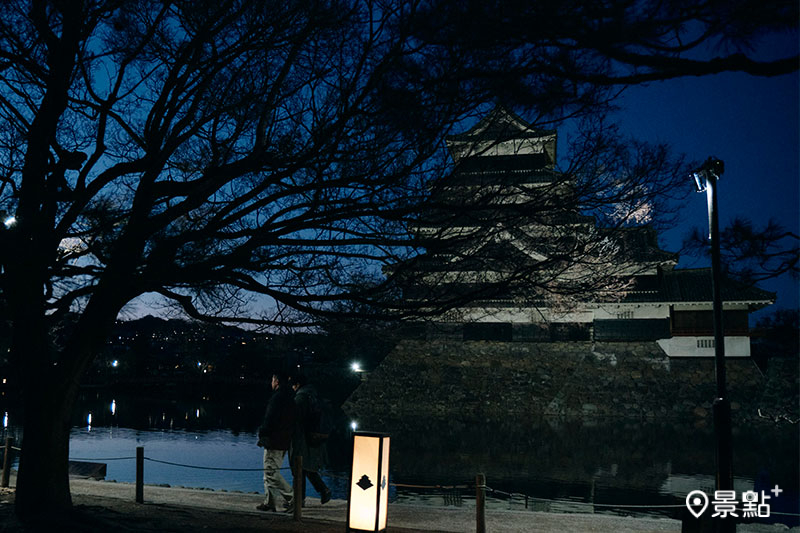 Jimmy在居酒屋用膳後散策途經日本五大國寶城之一的「長野松本城」。