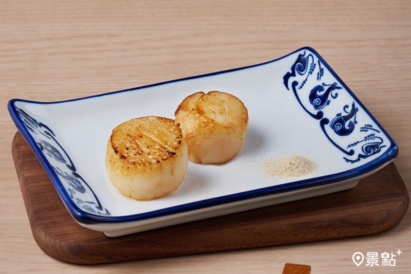 就饗門市推出「抓周」遊戲，人人都有機會抽到北海道干貝等料理。