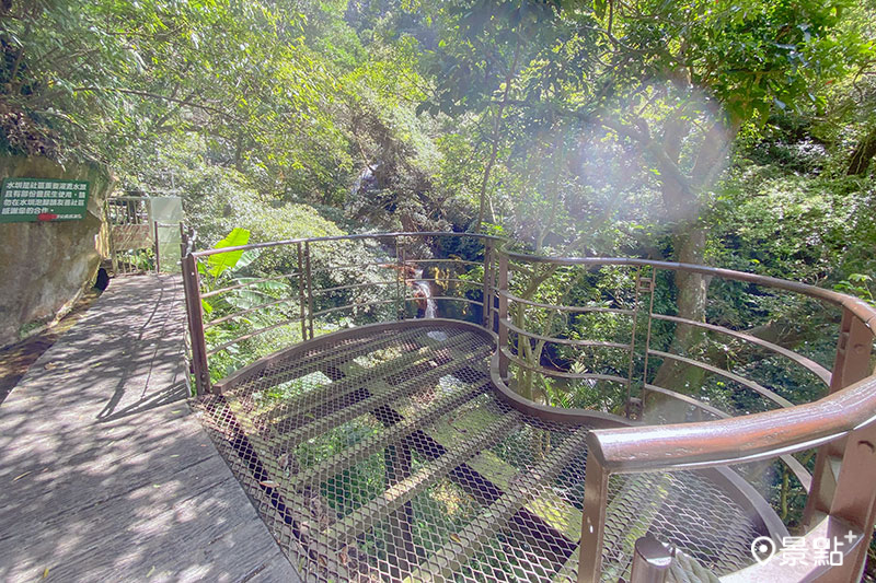 步道終點「松溪瀑布觀景平台」。