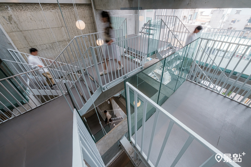 日本國際建築大師藤本壯介的巷弄作品「衖Lòng Stairs」。