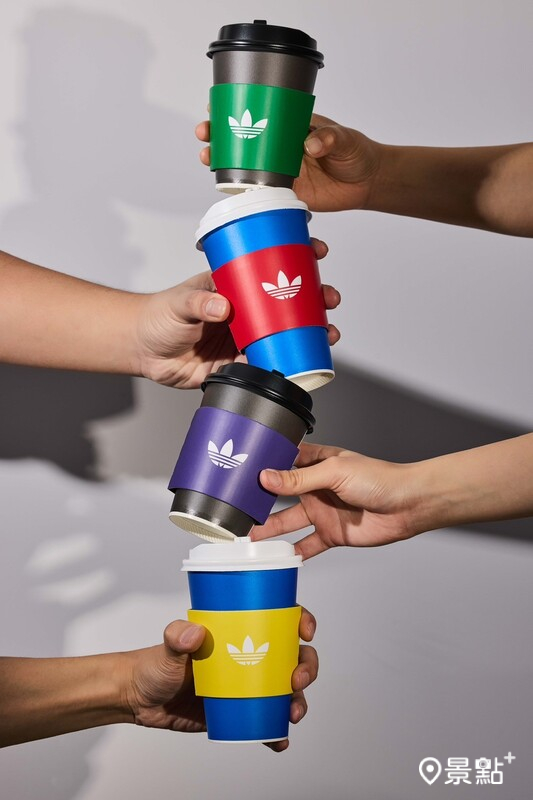 杯套有四種服裝系列的經典顏色：綠、黃、紅、紫。
