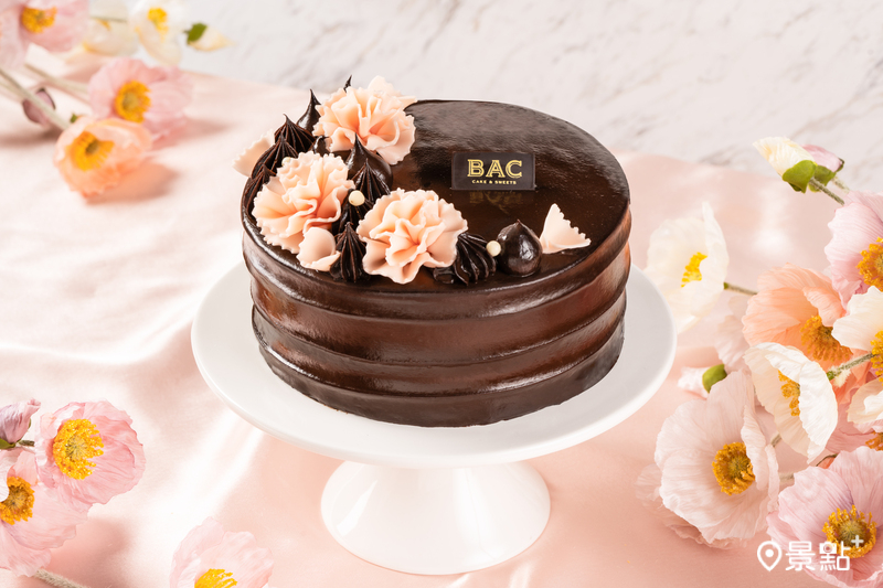 BAC推出母親節限定的甜茶女神蜜桃茶餡蛋糕。