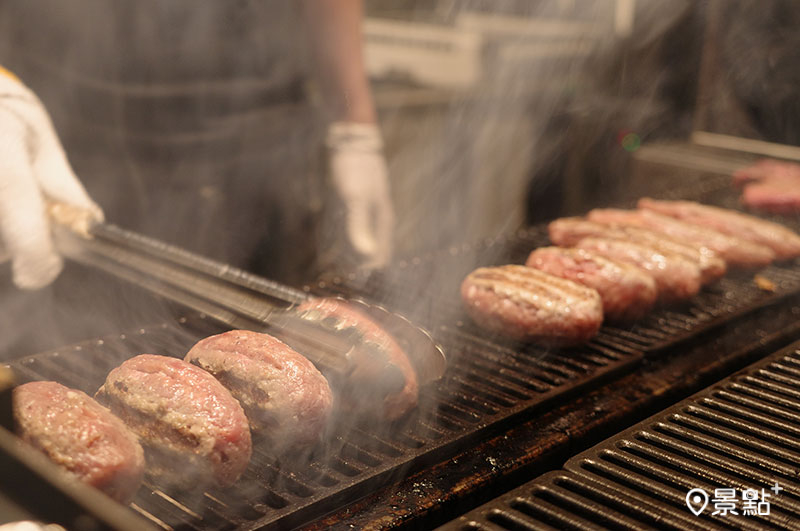 炭火直烤100%手打漢堡排。