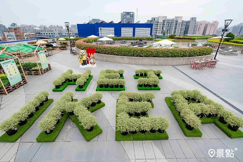 一踏入IKEA空中花園，就能看到大片的Hej-IKEA植栽排字！