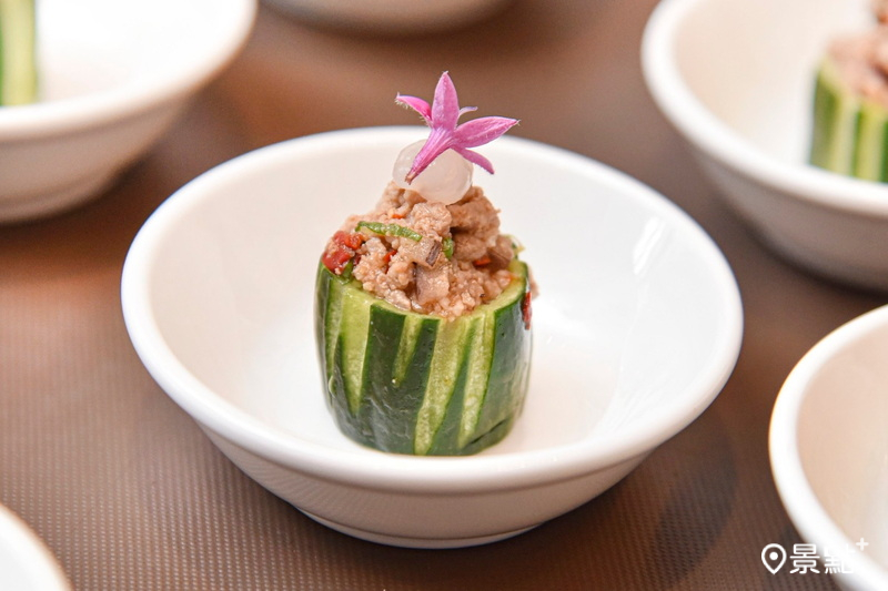 「泰國美食節」集結5大泰國菜系，其中包含辣拌鴨肉沙拉。