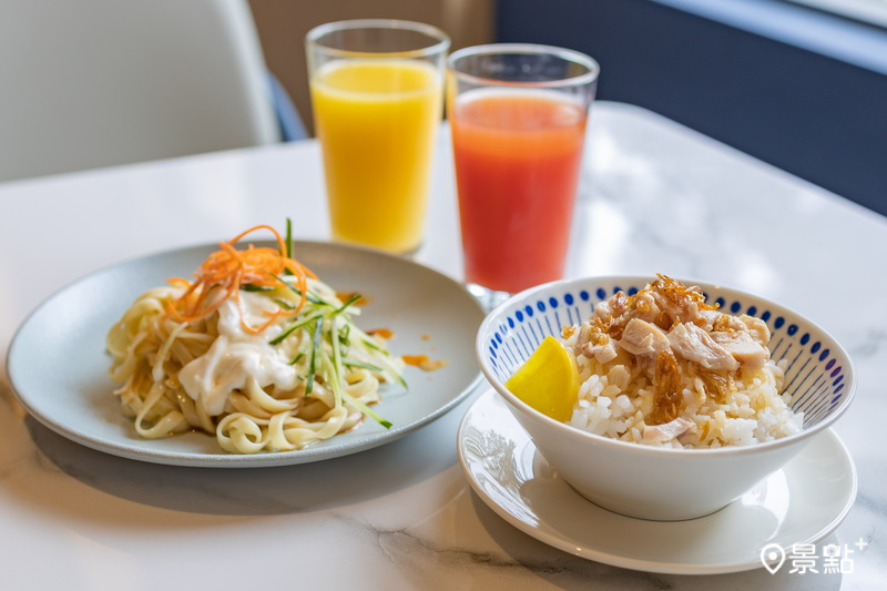 嘉義在地特色美乃滋涼麵、雞肉飯。