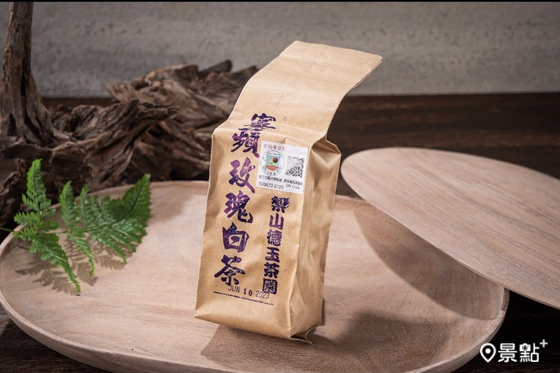 「梨山德玉茶園」帶有蘋果香氣的「蜜蘋玫瑰白茶」。