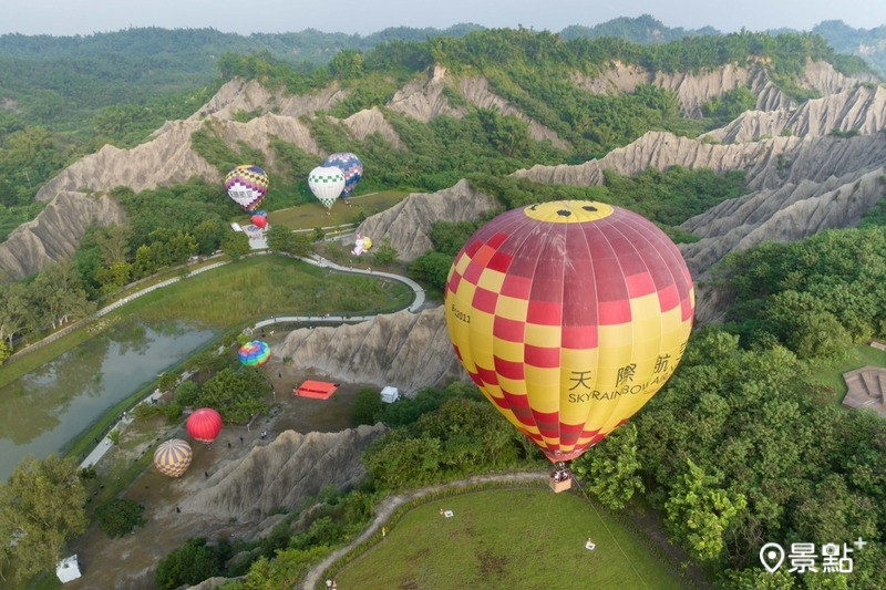 熱氣球愛河月世界中秋登月奇景！光影燈光秀市集繫留體驗先預約