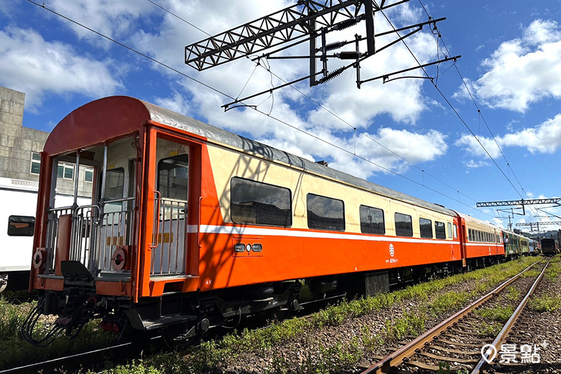 現唯一車尾有瞭望台的客廳車，於總統花車專列上加掛該車。