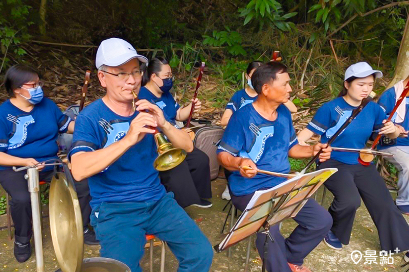 孔子廟10月以「百年好市‧品味文資」為題，邀請高雄美濃客家八音團等高雄重要無形文化資產保存團體展演。