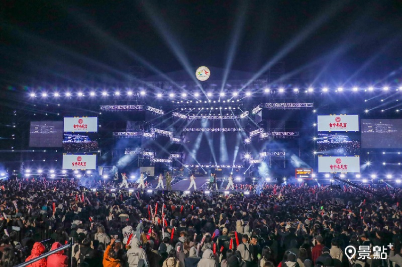 台中跨年煙火落焰傷觀眾！盧秀燕拉韓國藝人輝人手臂遭粉絲砲轟