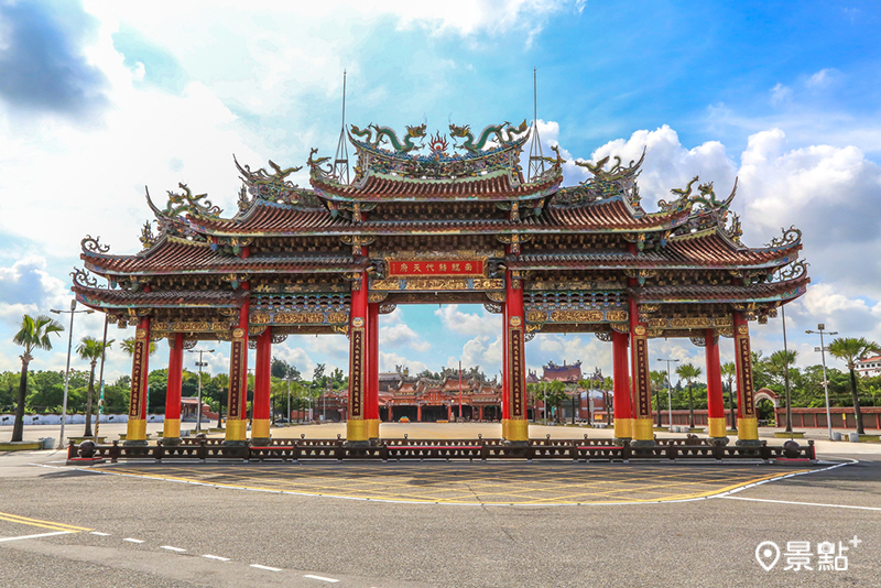 南鯤鯓代天府牌樓。