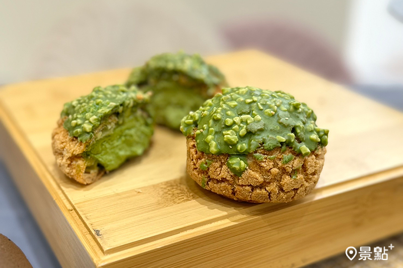 宇治抹茶泡芙。