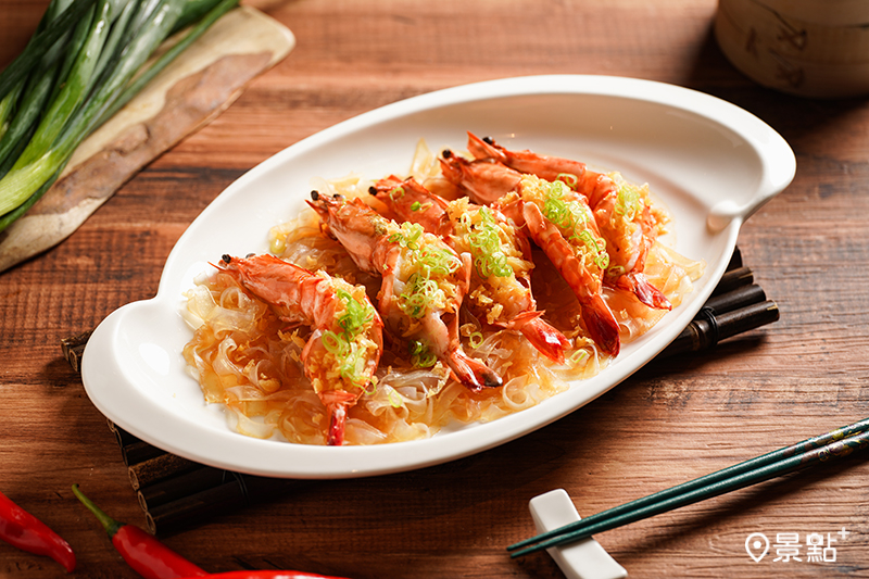 賀鴨郎還擁有澎湖直送海鮮料理，此道為「香蔥蒜蓉蒸中蝦」。