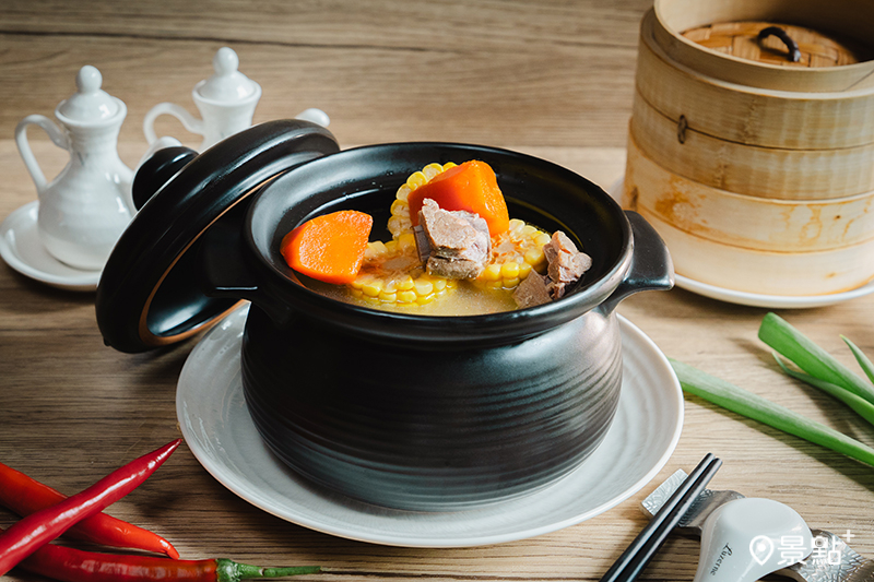 賀鴨郎「港式老火煲湯」鮮美濃郁。