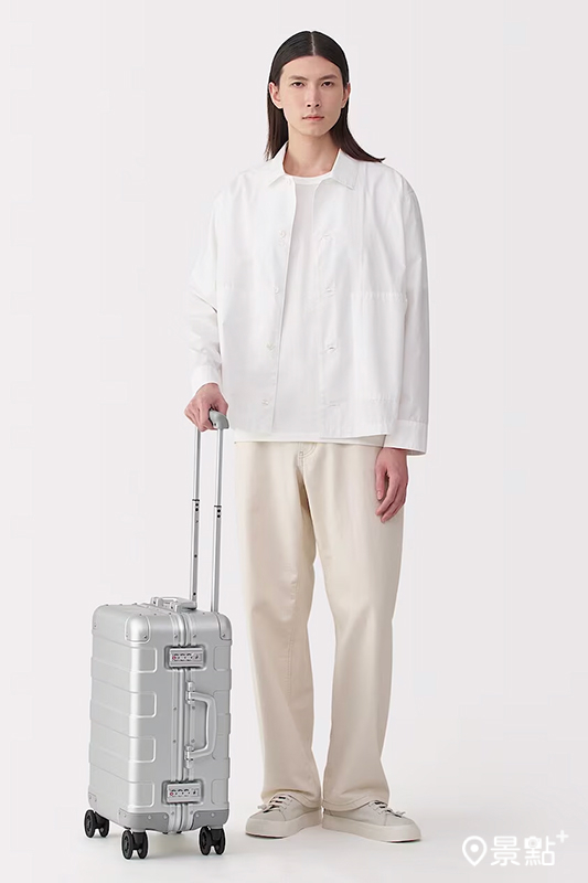 限量鋁合金拉桿箱。