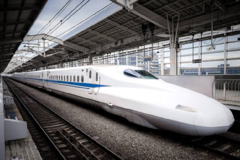 高鐵新世代列車是以日本新幹線N700S列車為雛形打造。(圖／iStockPhoto)