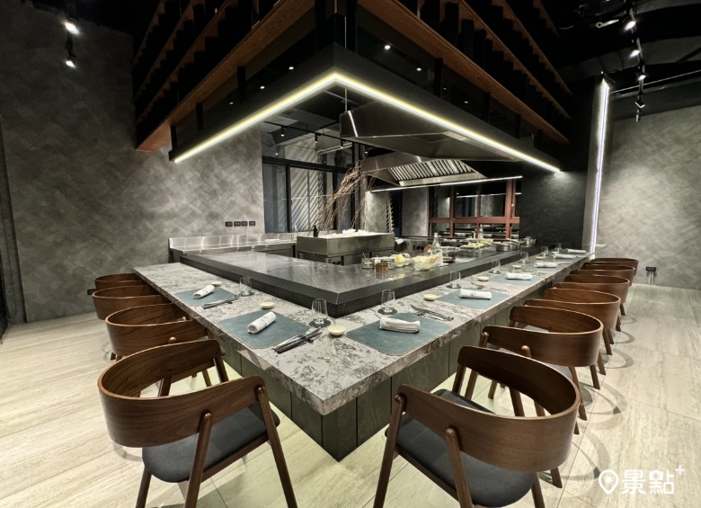 2樓鐵板燒空間。