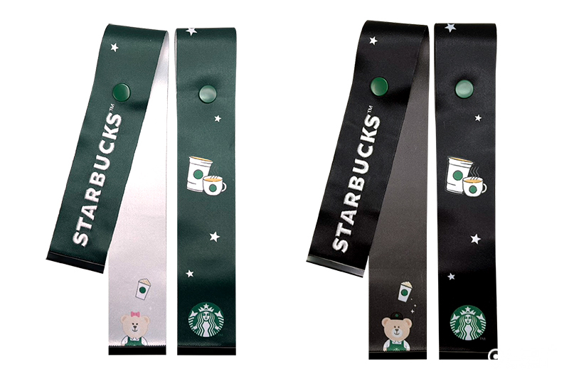 4月18日~ 4月30日期間，憑當日單筆消費滿800元，即可獲得星巴克行李飾帶一條。