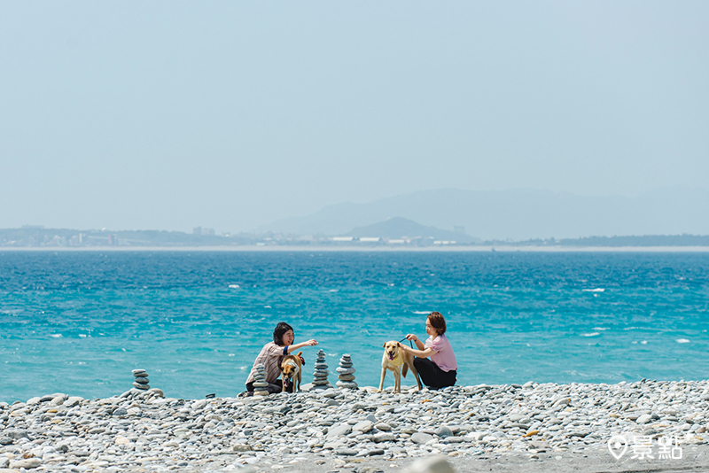 無論是駐足在縱谷的田野，還是聆聽海風的低語，這場旅行是一場心靈的漂流，讓人沉浸在大自然的懷抱中。