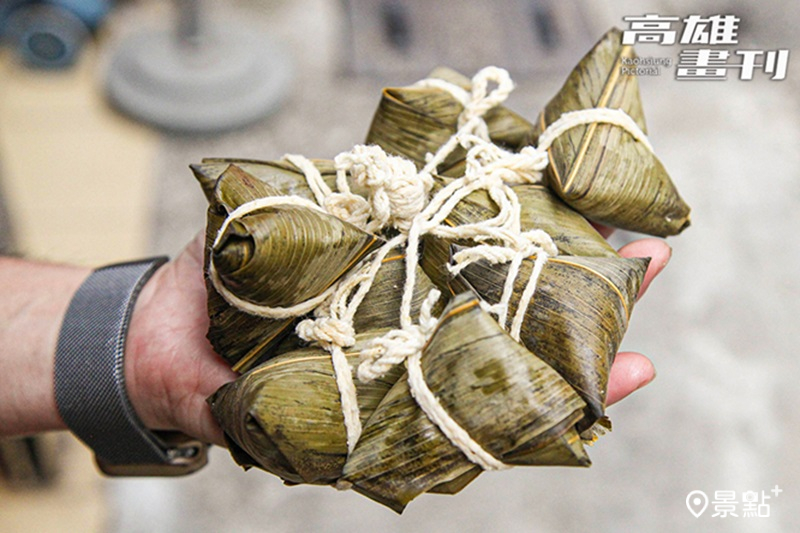一串10顆的小巧粽子,每顆僅6公分,卻內餡豐富、口感紮實,方便分食也更無負擔。