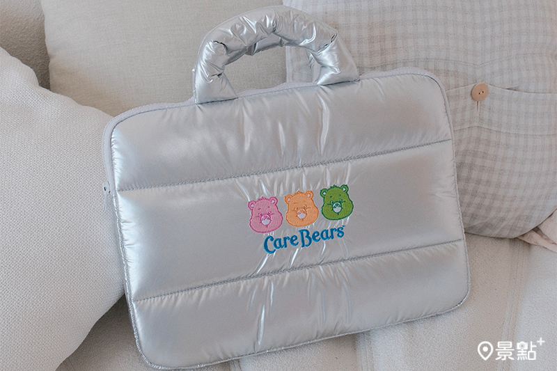 太空雲朵電腦包。