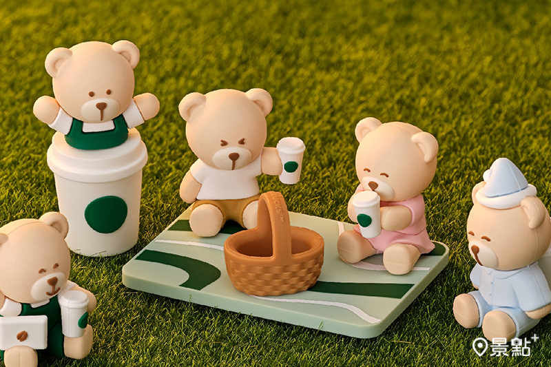 星巴克造型小熊盲盒。