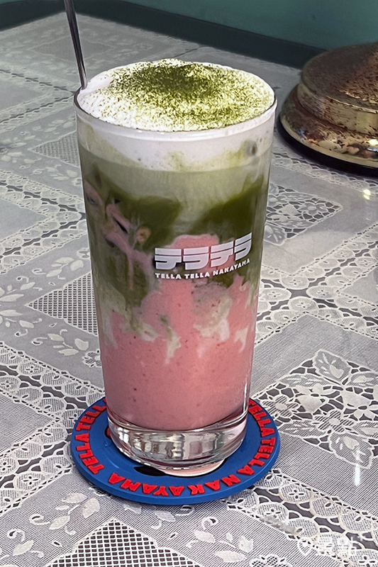 辻利莓煩惱抹茶歐蕾。