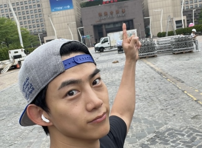 玉澤演再度同框台北市政府！發好久不見限動粉絲驚喜 與蘇志燮合體開粉絲見面會