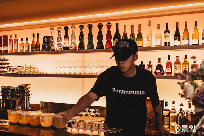 不定期舉辦週末DJ派對活動、會員賽事等。