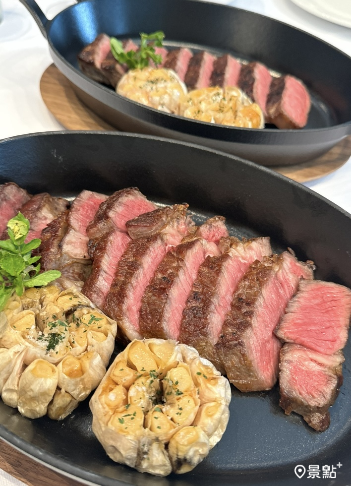 紐約客(後)、Newport乾式熟成肋眼(前)。