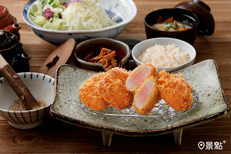 平埔黑豚腰內豬排套餐。