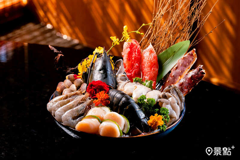 期間限定菜單包攬活體龍蝦和北海道帝王蟹四食。