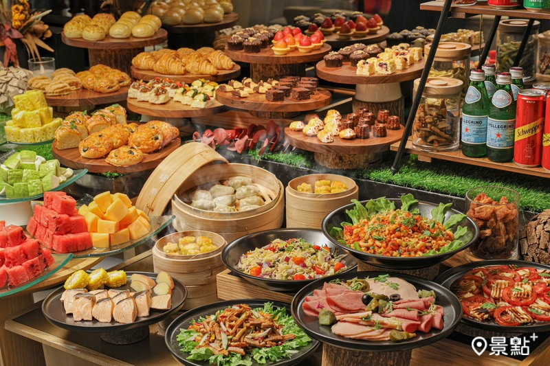 預訂「藝宿晶華親子假期」住房專案者，可前往雲天廊無限享用冰淇淋、飲品及美味小點。