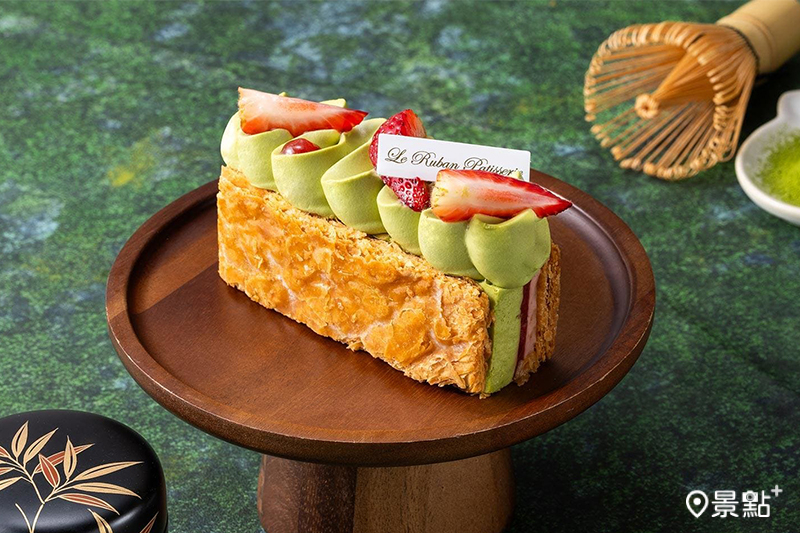 夏初莓香抹茶千層。