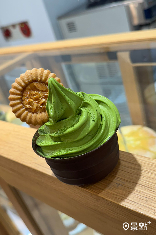 昭和布丁抹茶紅豆霜淇淋。