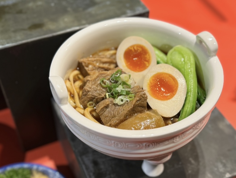 紅燒牛肉麵480元。