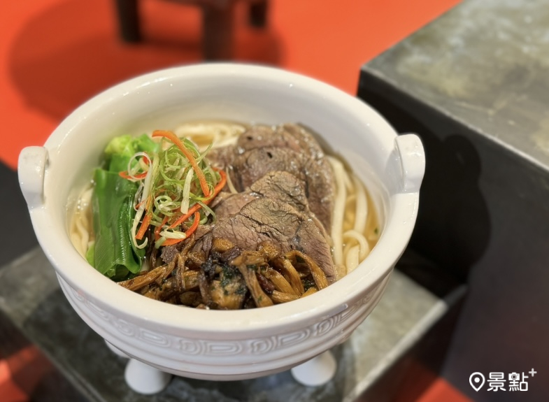 冠軍清燉牛肉麵580元。