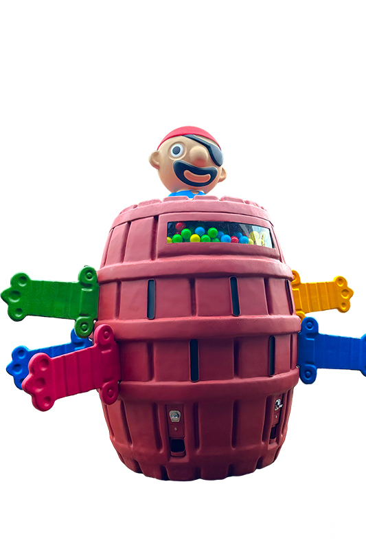 4米高超巨型海盜桶扭蛋機。