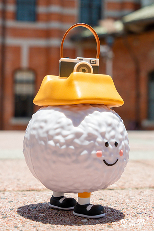 「稻荷小武」用相機記錄每道光影。