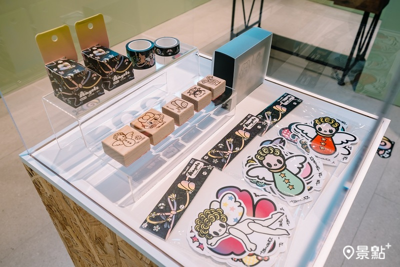 長尾智子藝術展周邊商品。