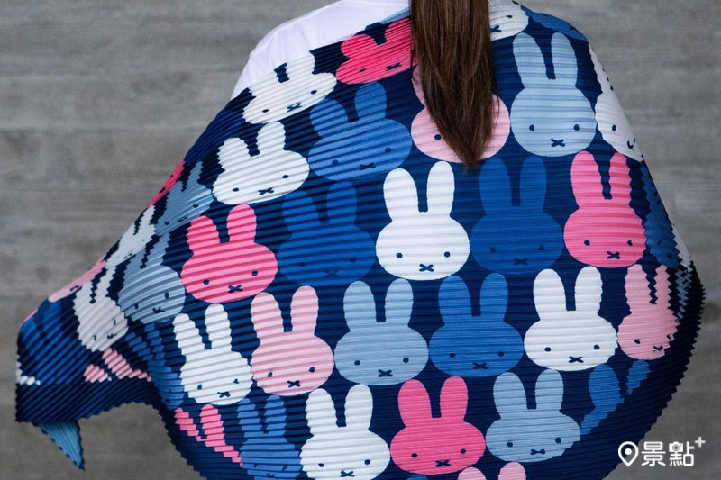 Errorism｜Pinkoi x Miffy皺摺圍巾。