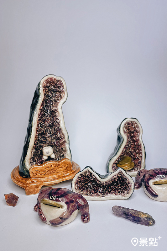 「THEVOLCANO火山販賣舖」將開運紫晶洞與招財蟾蜍化為手作陶器。