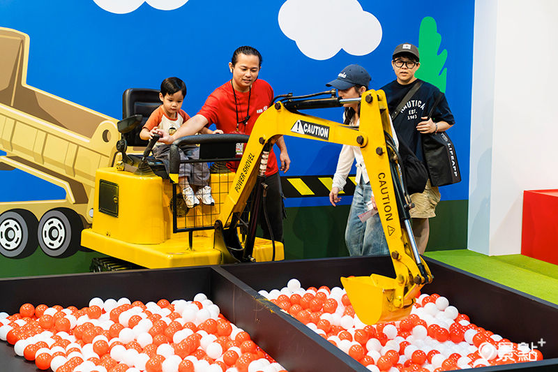 挖土機遊戲體驗。