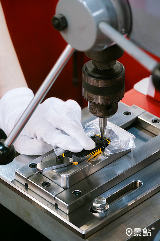 「組立工廠」客製化小汽車體驗。